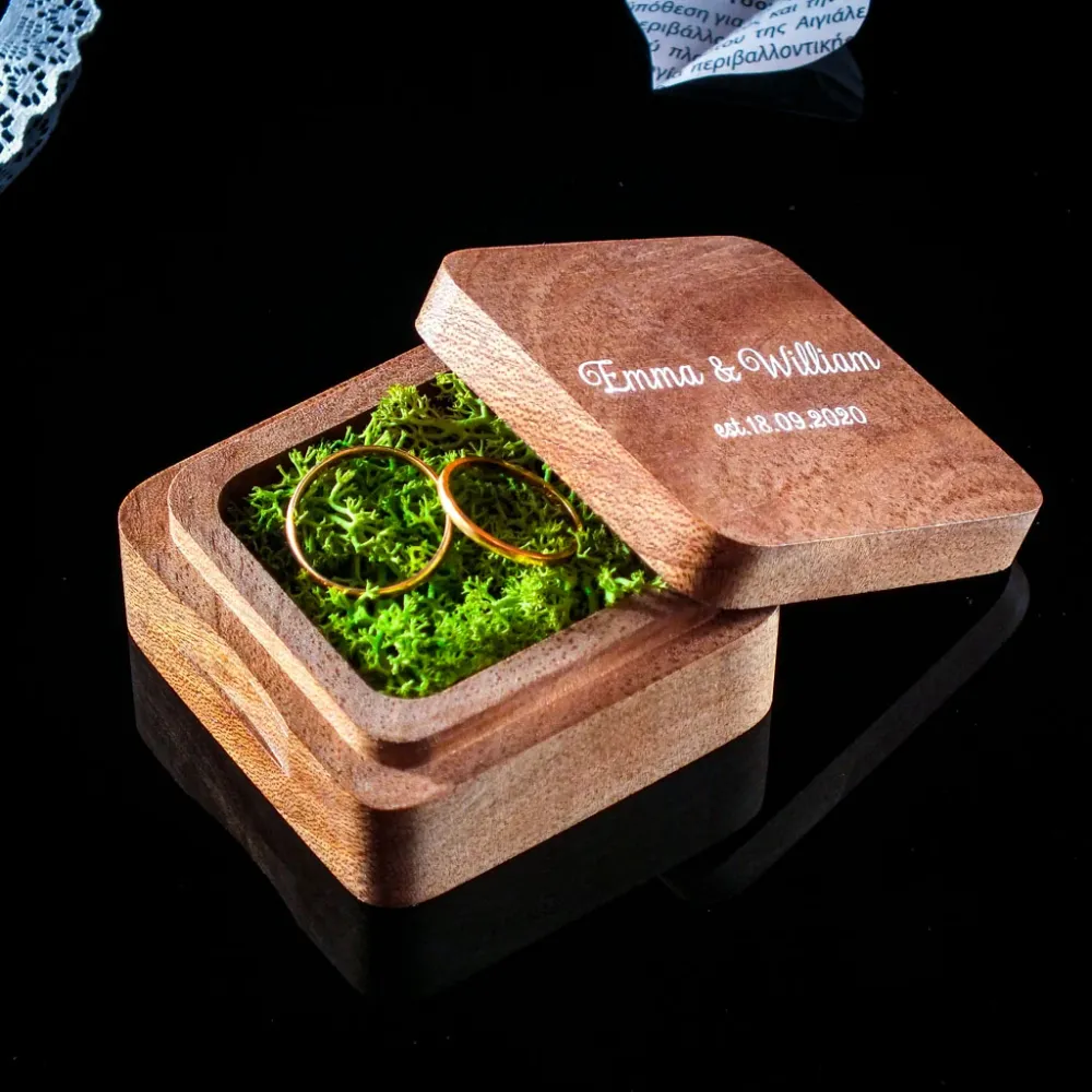 Anillo cuadrado - Joyero de madera de caoba