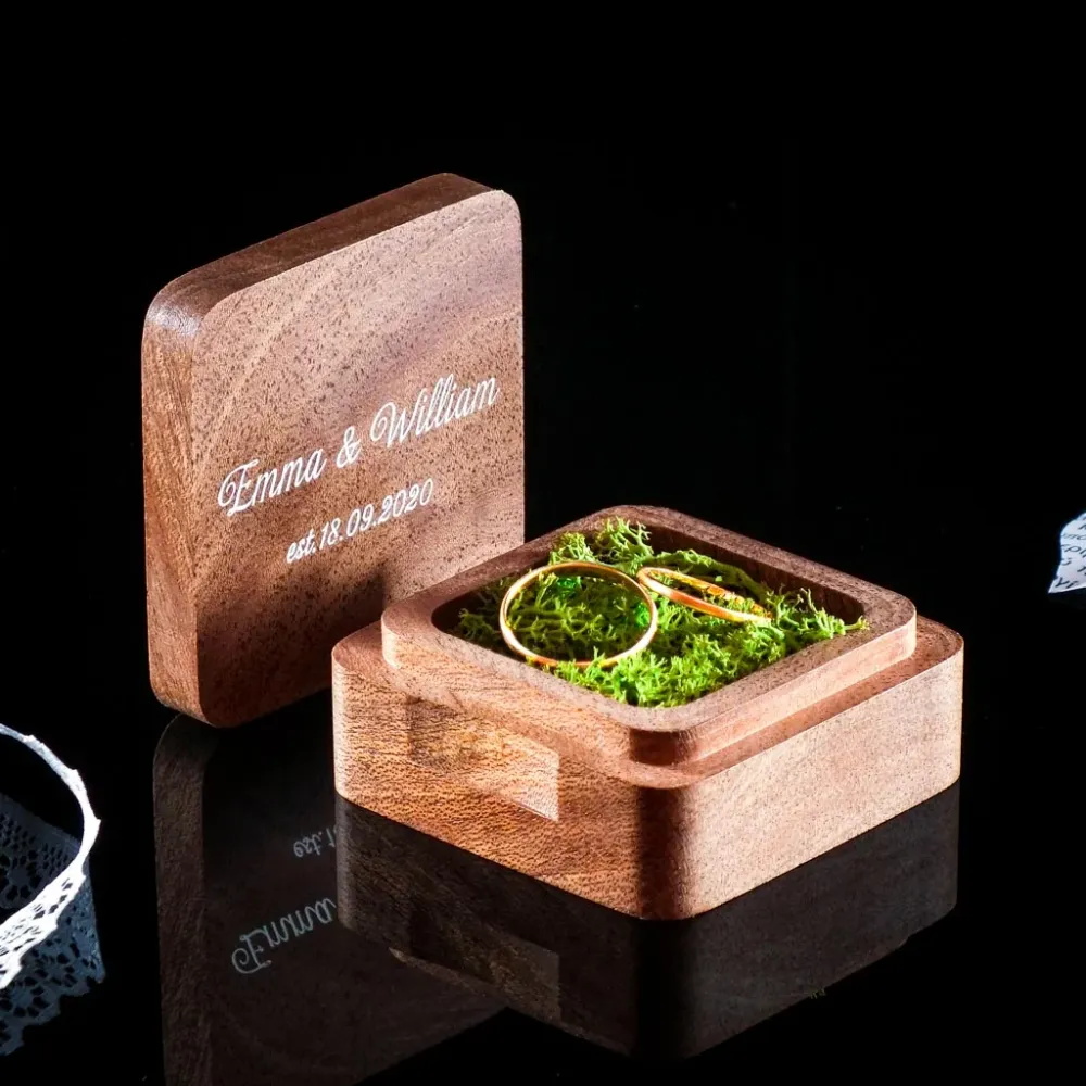Anillo cuadrado - Joyero de madera de caoba