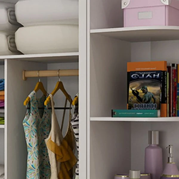 Armario independiente de madera blanco contemporáneo con puertas cerradas Clearhalo