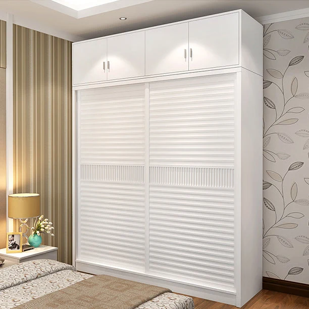 Armario independiente de madera blanco contemporáneo con puertas cerradas Clearhalo