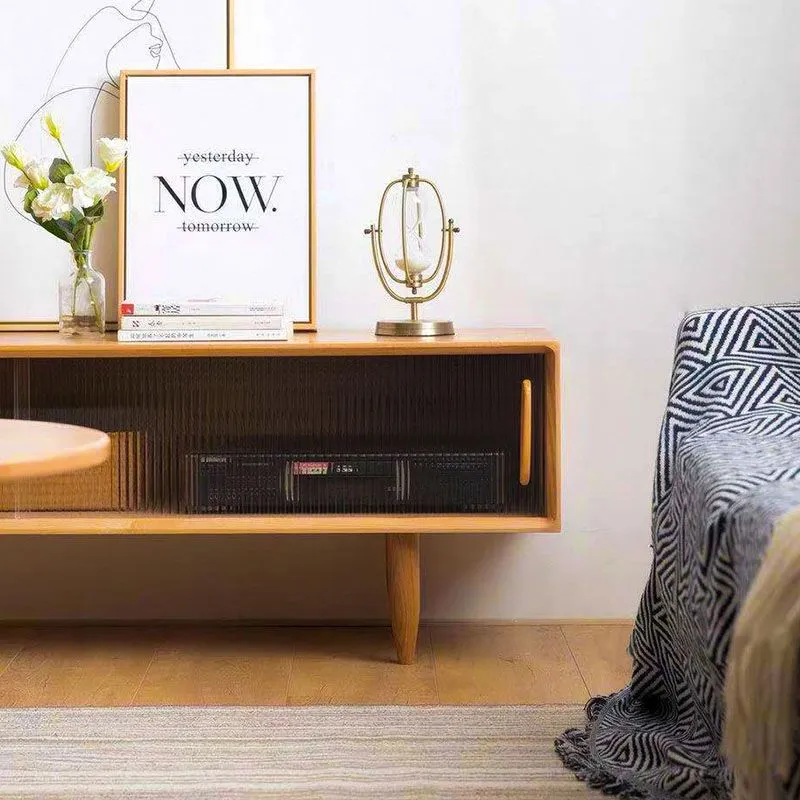 Consola contemporánea para TV, soporte multimedia para TV de madera maciza con puertas Nuez Clearhalo