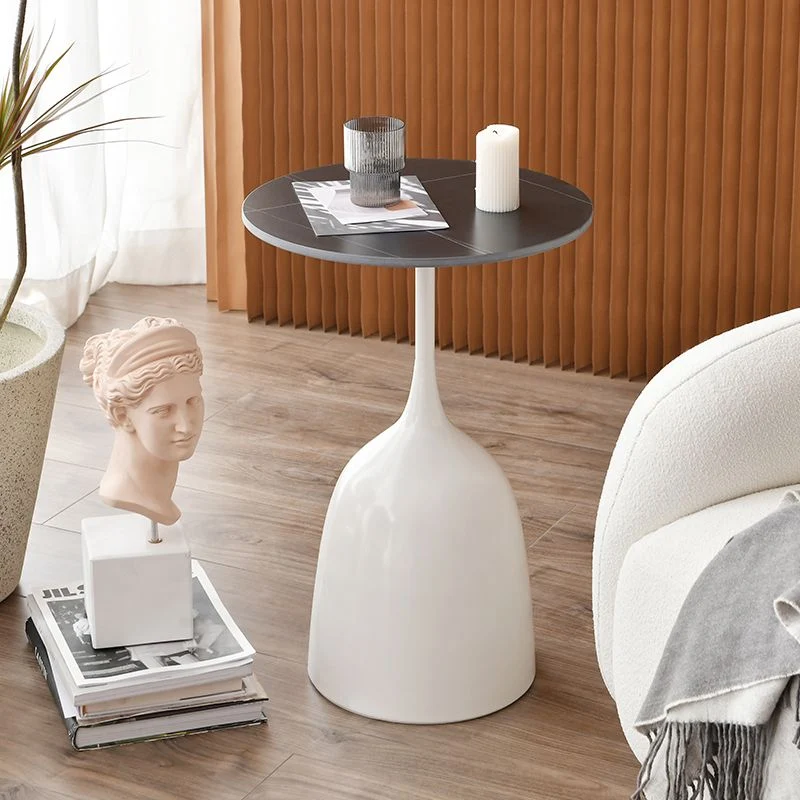 Mesa decorativa Glam, mesita de noche redonda de metal, 23,6 pulgadas de alto Negro Clearhalo