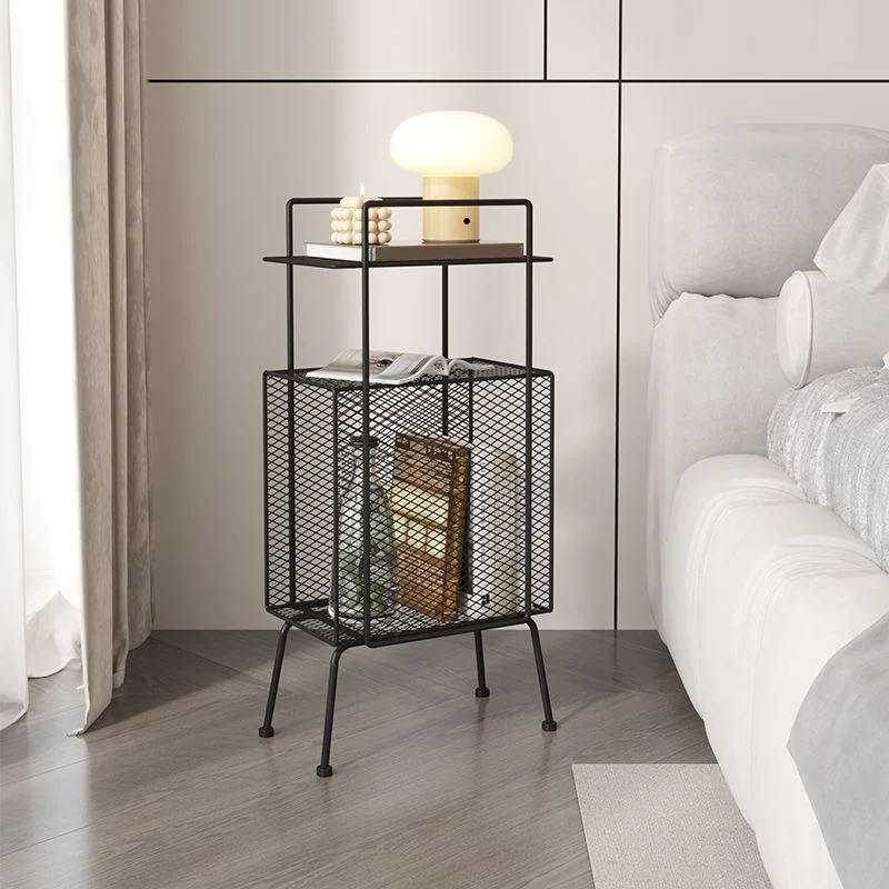 Mesita de noche con acento de metal, estantes, mesita de noche de almacenamiento para dormitorio Negro Clearhalo