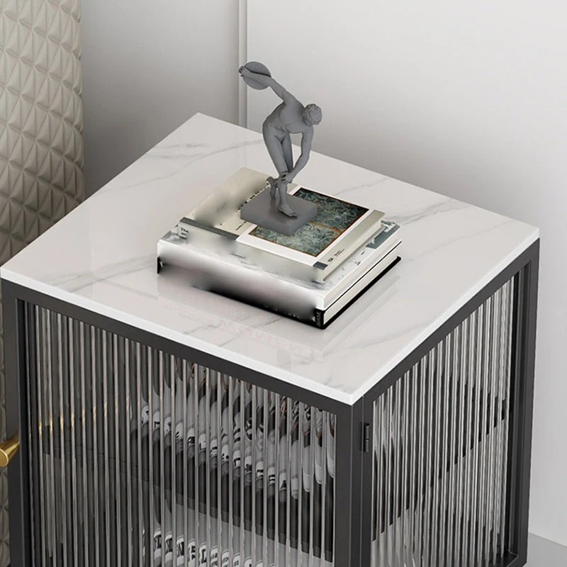Mesita de noche contemporánea Mesa decorativa de metal Mesita de noche con puerta Naranja Clearhalo