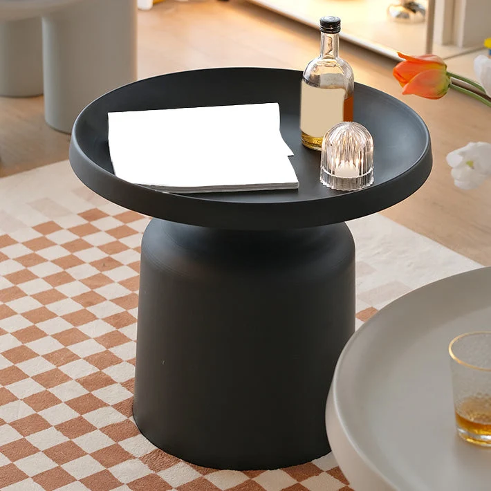 Mesita de noche escandinava de metal con estante, 18" de alto Blanco Clearhalo
