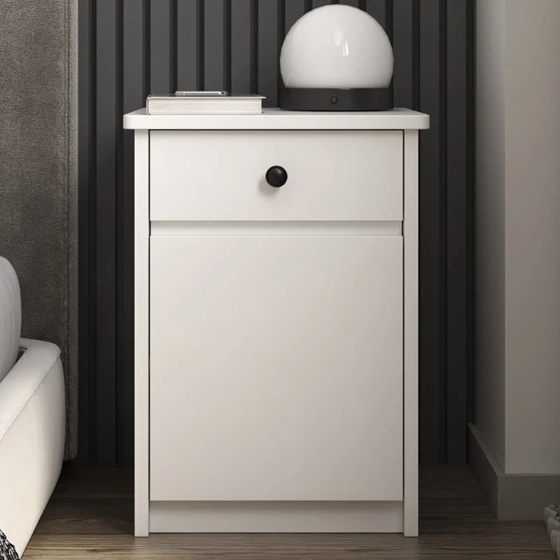 Mesita de noche moderna de 22" de alto, mesita de noche de imitación de madera, 1 puerta y 1 cajón Gris Clearhalo