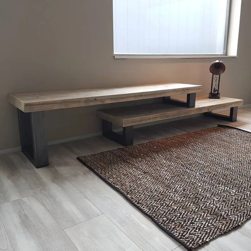Soporte industrial para TV de madera envejecida, consola multimedia con tapa de madera de pino y estantes Marron Clearhalo