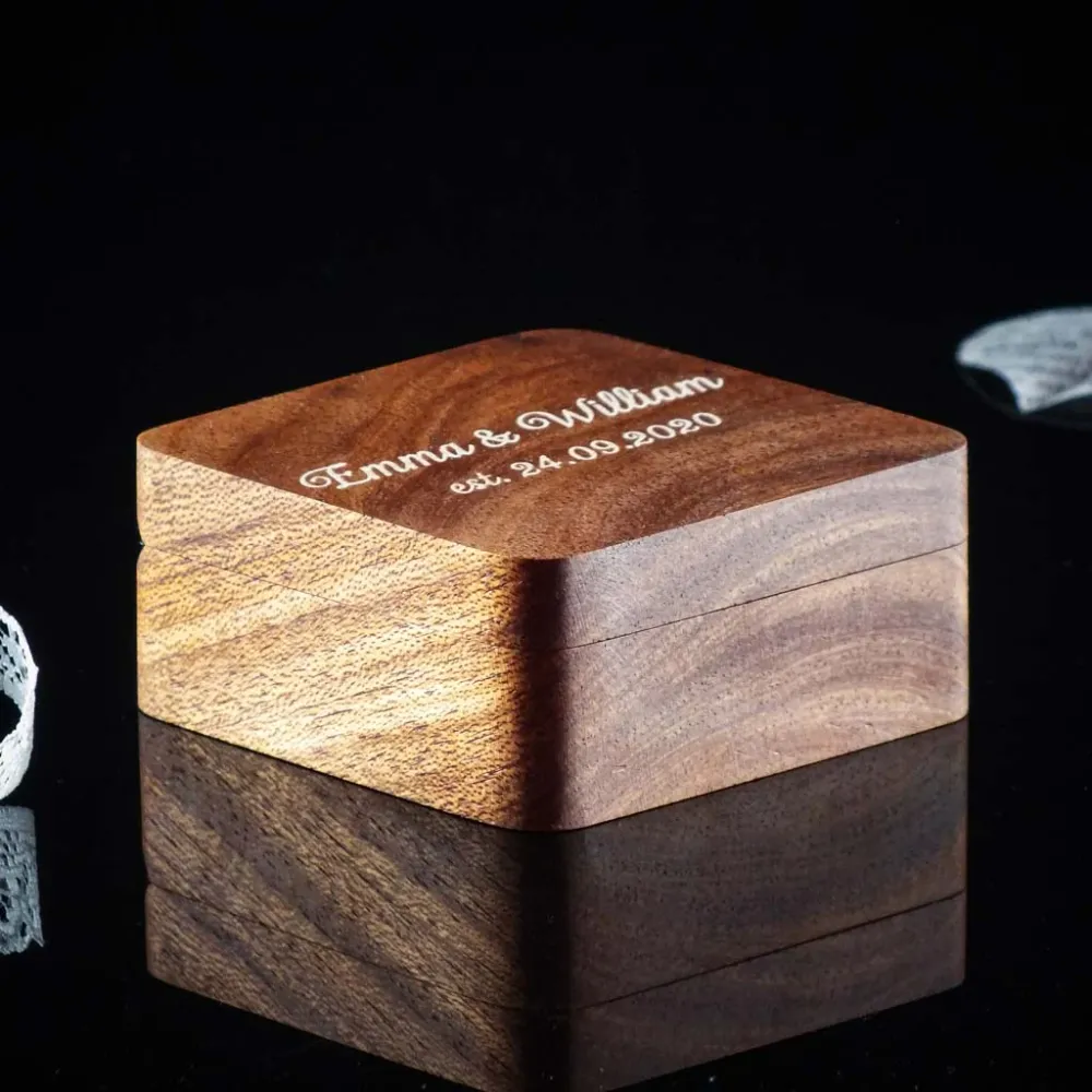 Joyero cuadrado - Caja para anillos con bisagras - Madera de caoba