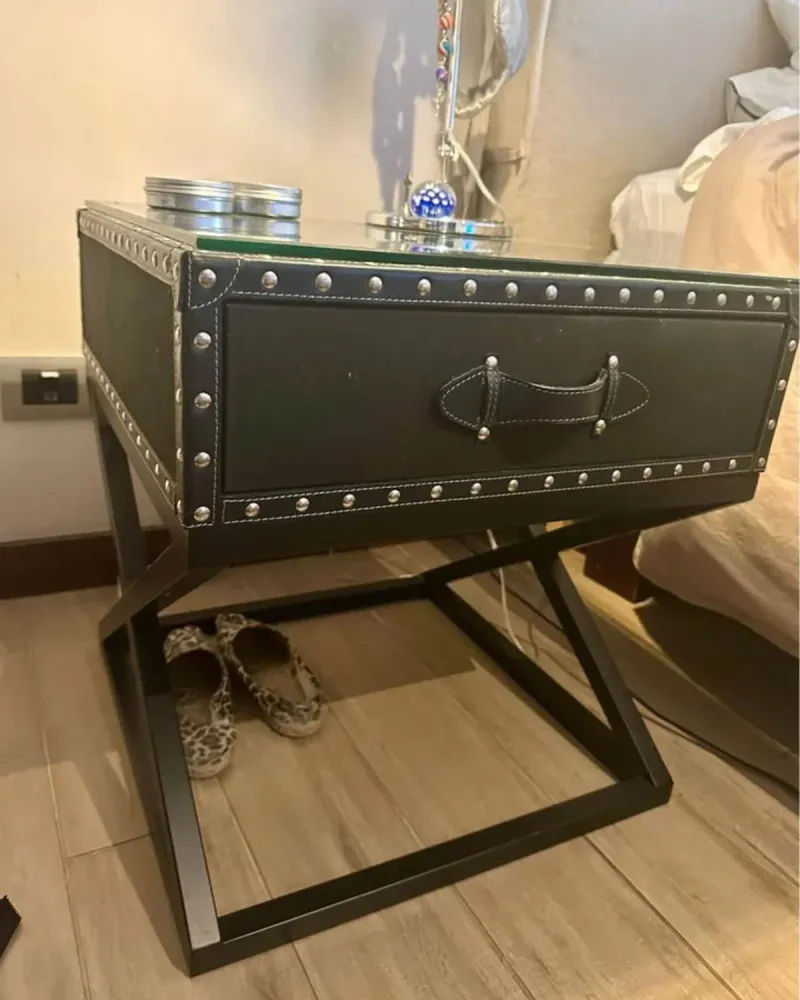 Velador Elegancia en tu Habitación Swappy