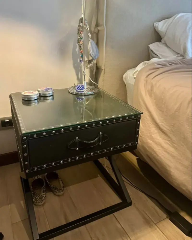 Velador Elegancia en tu Habitación Swappy