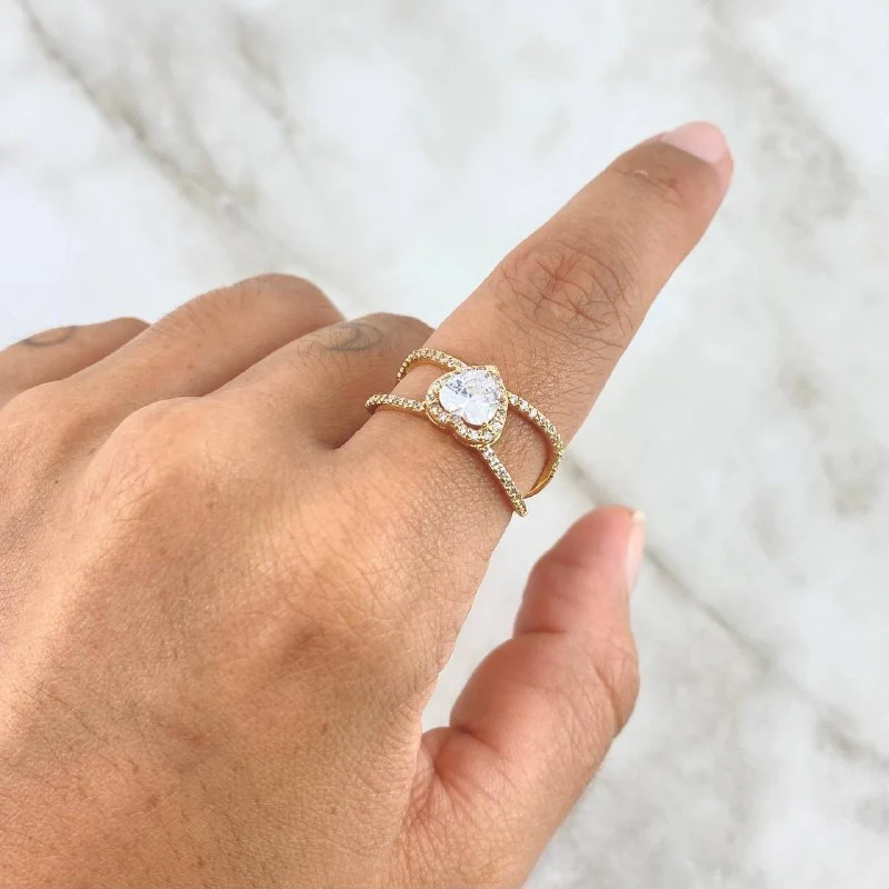Pilas de Baterí Anillo Corazon Enlazado 3.1gr / T7 1/4 / Circones Blancos Oro Amarillo