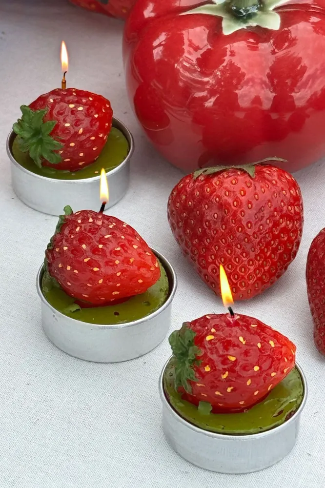 Juego De 6 Velas Con Diseño De Fresas AA - 24 Unidades