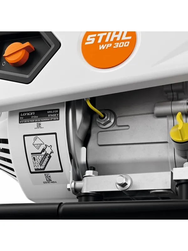 Motobomba STIHL WP 300 de 6 hp con Estuche de Almacenamiento
