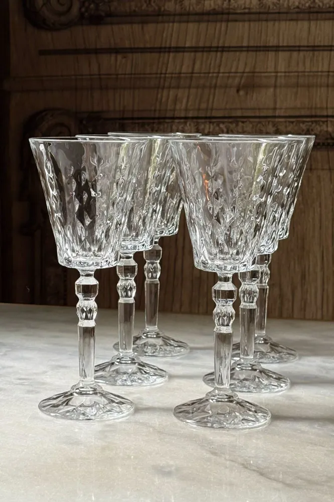 Set mit 6 Weingläsern im Lumiére-Design