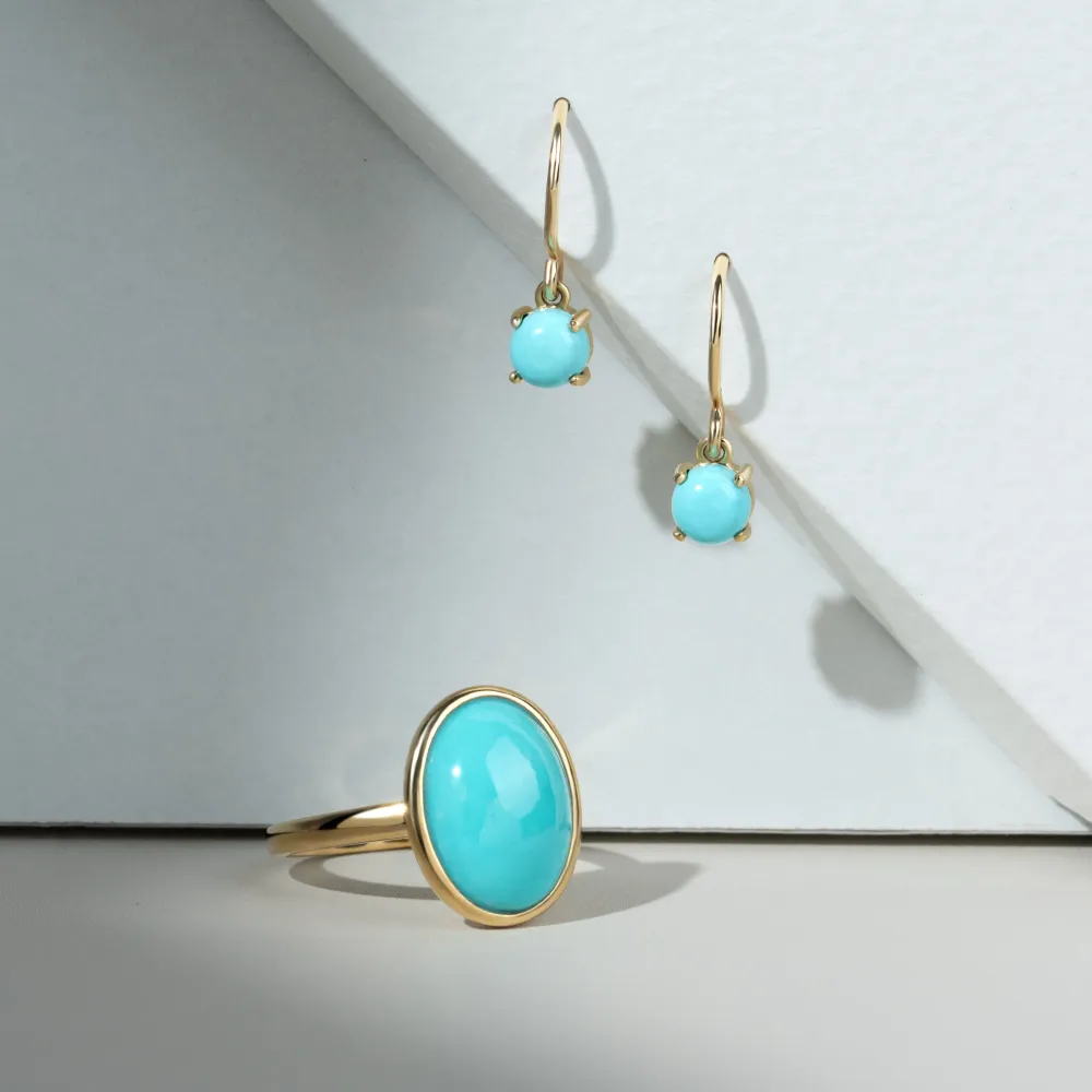Anillo llamativo con turquesa ovalada en oro amarillo de 9 quilates con Estuche de Almacenamiento