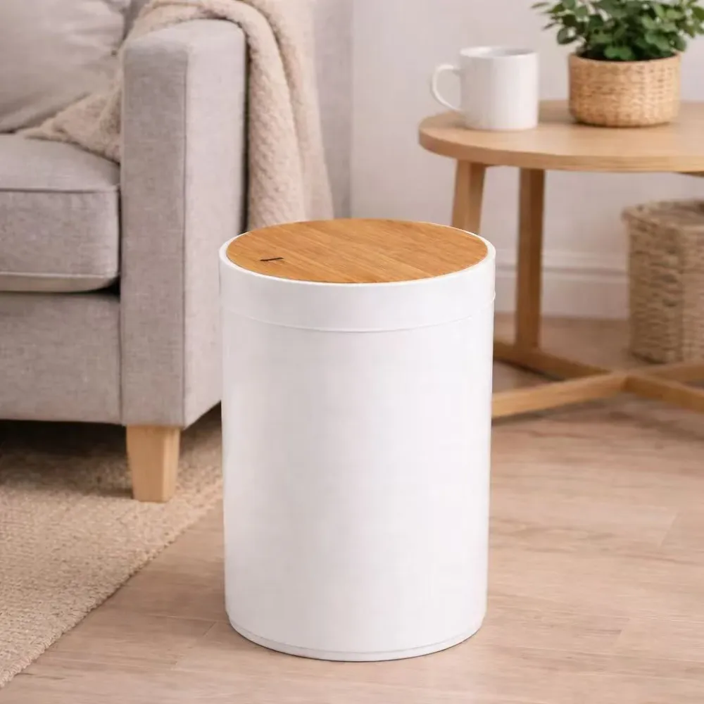 Papelera de Baño 5L con Tapa Basculante de Bambú Natural, Cubo de Basura Pequeño Blanco Diseño Minimalista Moderno para Ba...