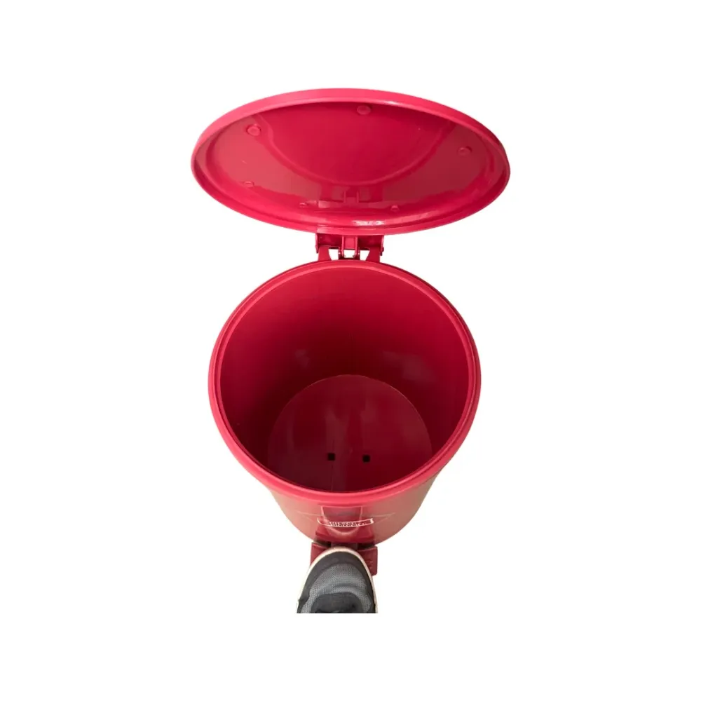 Caneca de basura / Papelera Roja de 13 litros con pedal Luxury Plast