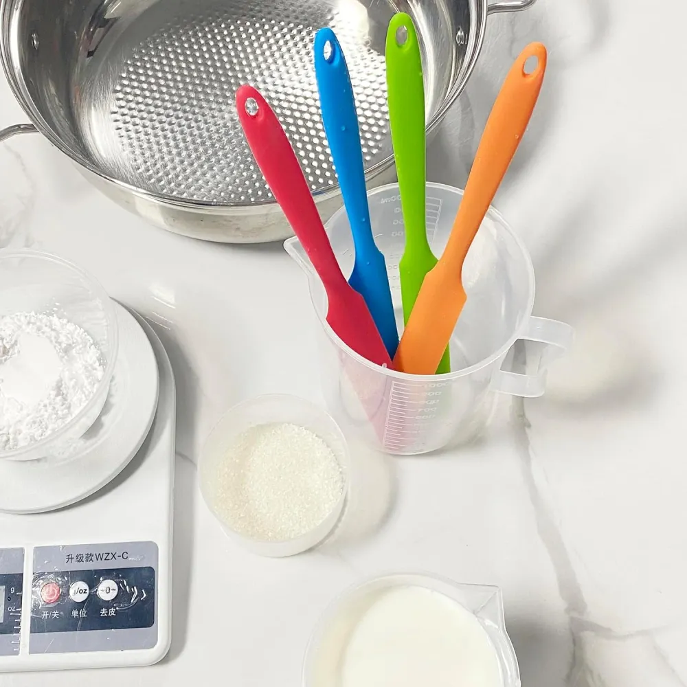 Juego de 4 espátulas de silicona zYoung, resistentes al calor Quierox - Tienda Online
